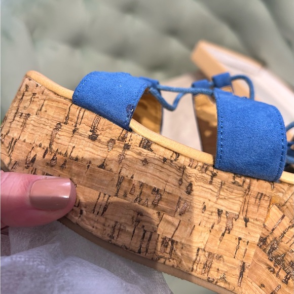 Yoki size 7.5 blue lace up wedge with box & dust covers - Picture 7 of 11